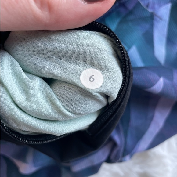 Lululemon 🍋 Pace Rival Crop Leggings in Pretty Prism, size 6 - Picture 7 of 16